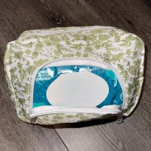 Viral Diaper/Wipe Pouch